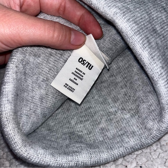 UGG Beanie - Picture 6 of 8